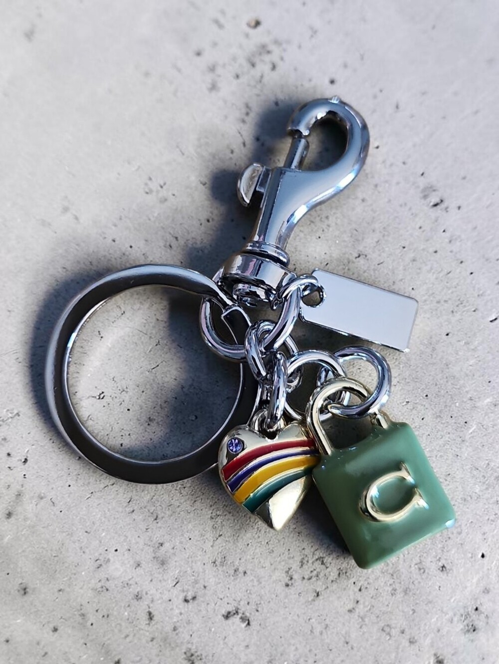 Sassified Boutique Nwt Silver Keyring Charm Green Enamel Tag and Rainbow Heart